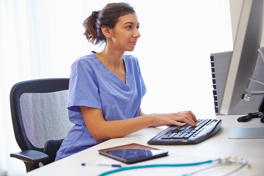 nurse using patient engagement platform